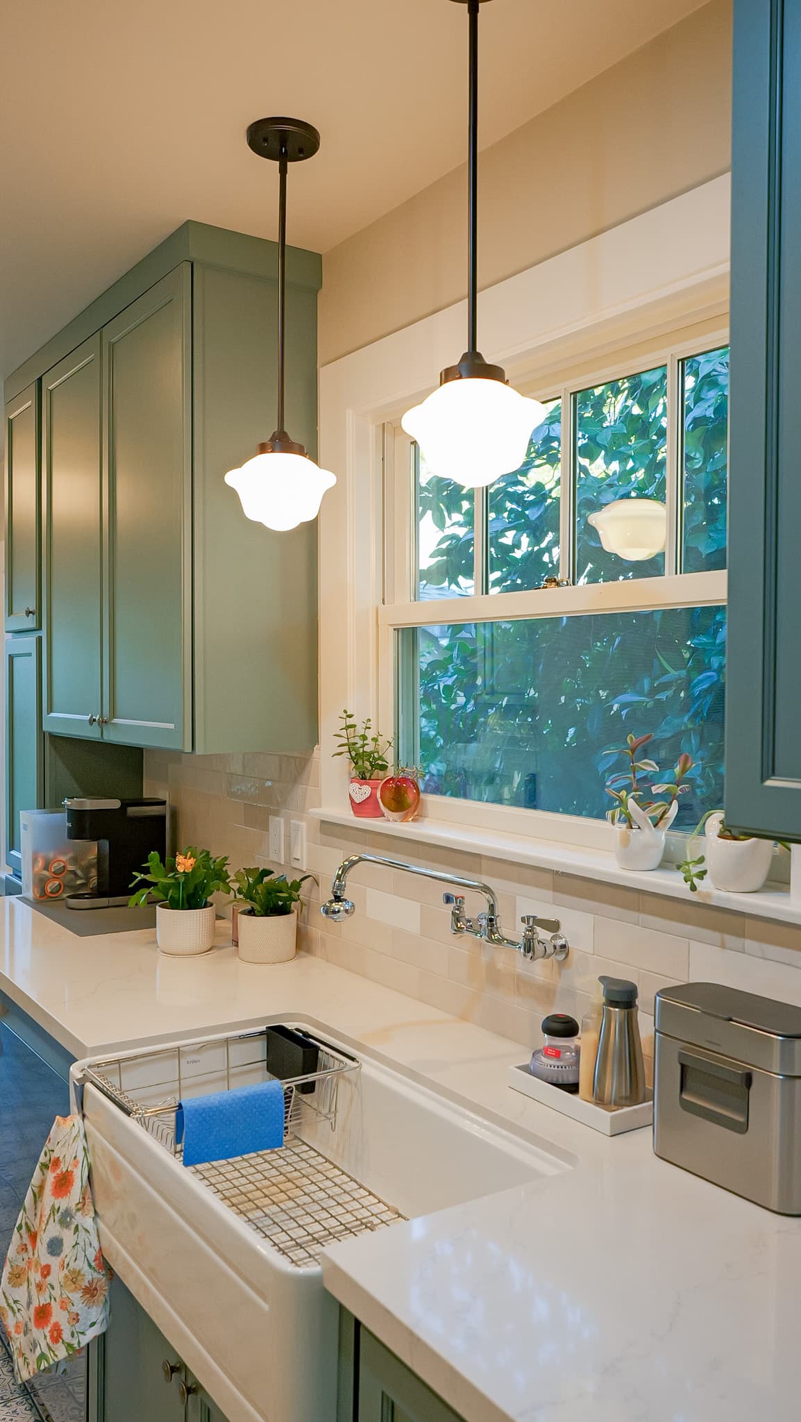Kitchen Remodel in Sacramento — farmhouse sink, pendant lighting, subway tile backsplash, shaker cabinets, quartz countertop